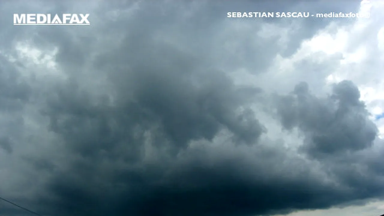 Caniculă şi furtuni în România. Coduri galbene emise de meteorologi