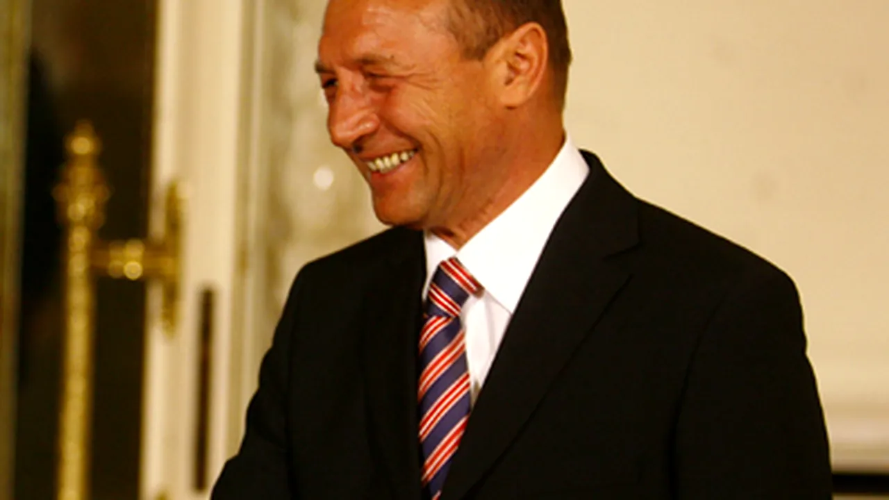 Băsescu: Statul protejează pe românii care nu încalcă legea şi oferă asistenţă celor care o încalcă