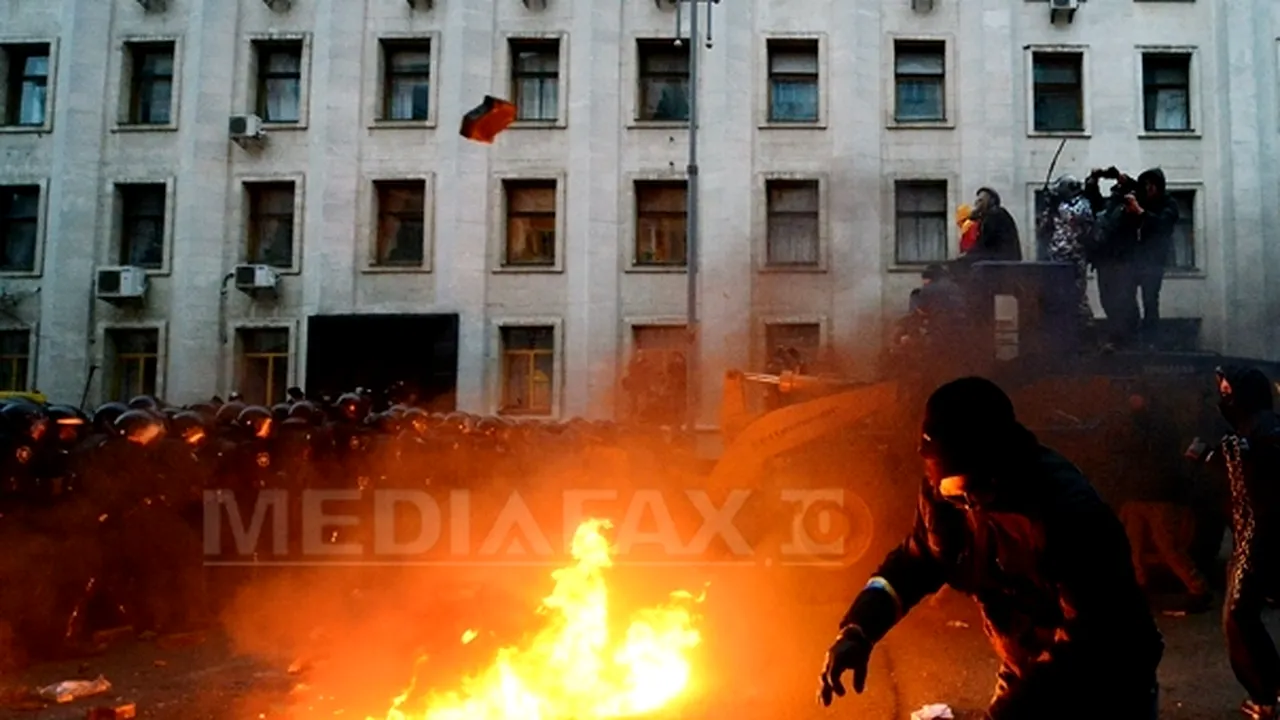 Premierul Ucrainei: Manifestaţiile se aseamănă cu o 