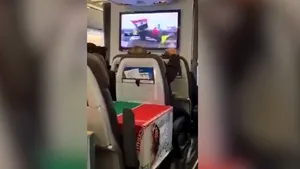 Rămăşiţele lui Soleimani, duse în Iran într-o cutie de carton aşezată pe scaune într-un avion civil | VIDEO