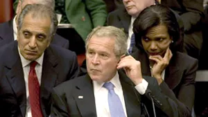 Bush are nevoie de ajutor pentru a-i pronunţa numele lui Sarkozy