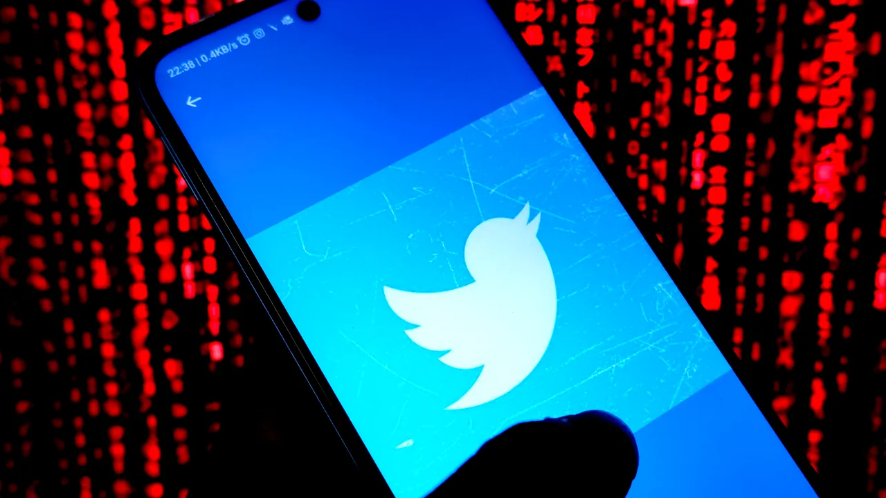 Twitter recunoaşte că a expus public datele personale a milioane de utilizatori. Cum a fost posibilă o asemenea eroare