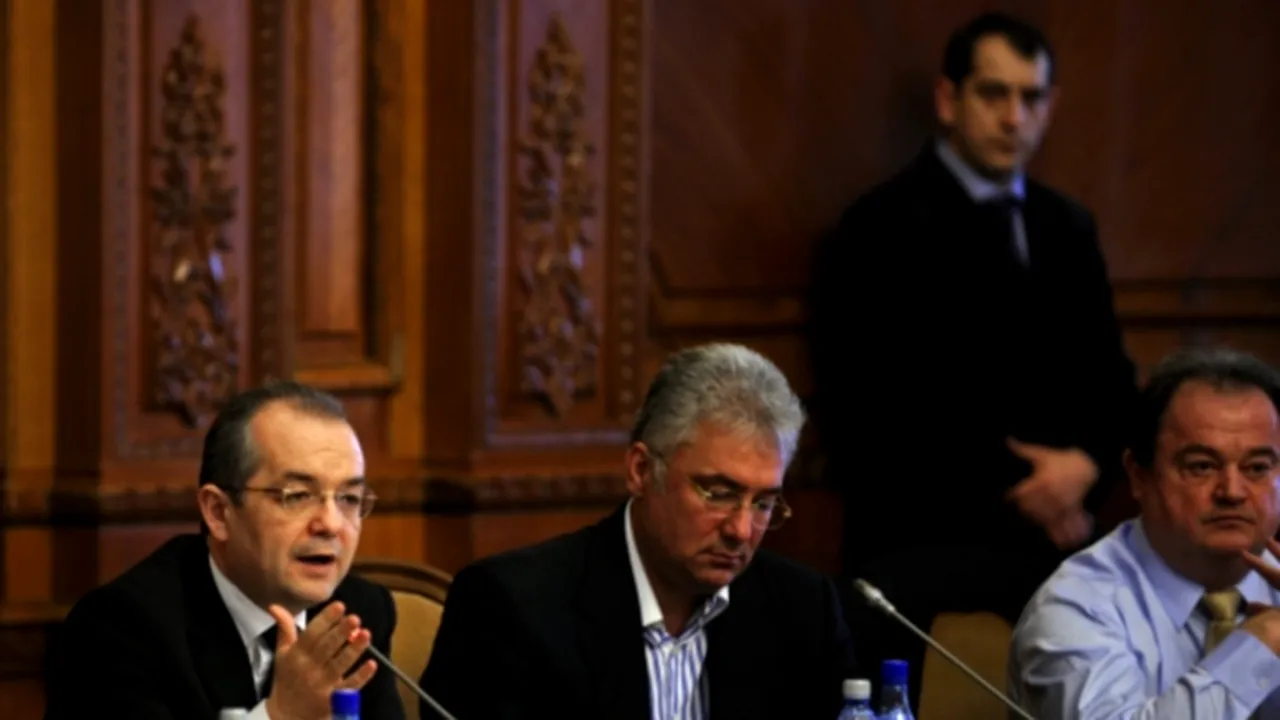 PDL păstrează în siglă simbolul trandafirului şi renunţă la cratima dintre 