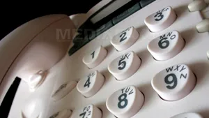 Peste 22.000 de surdomuţi cer sprijin autorităţilor pentru a putea fi înţeleşi când sună la 112