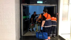 Tavanul unui magazin dintr-un mall din Constanţa s-a prăbuşit. O femeie a fost rănită. FOTO, VIDEO