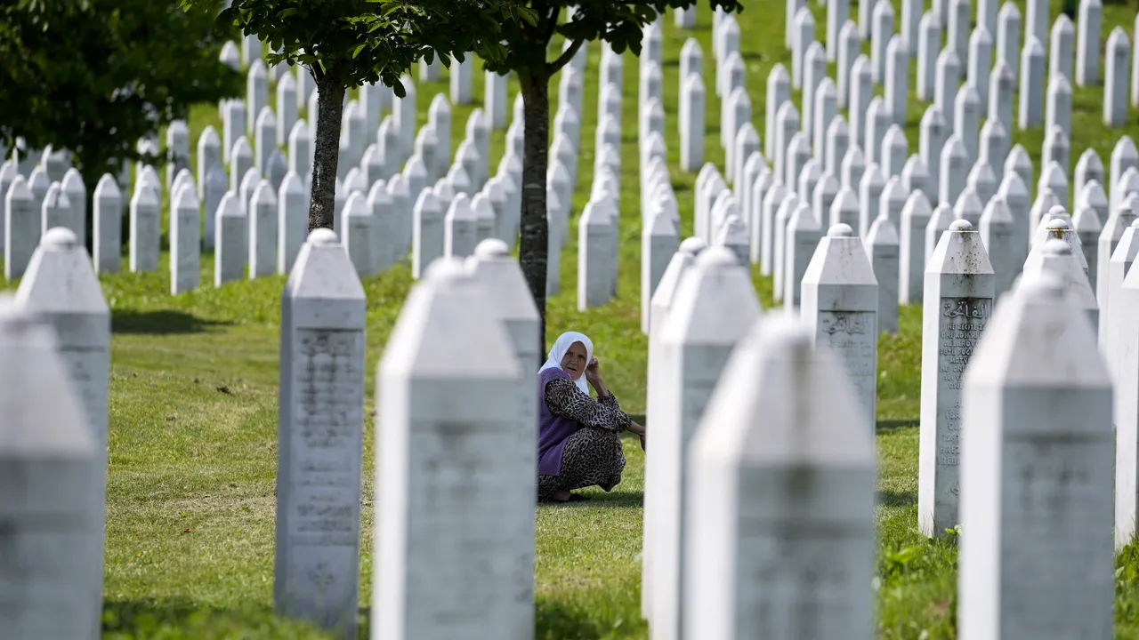 Masacrul de la Srebrenica. 27 de ani de la singurul genocid recunoscut în Europa de după Holocaust 