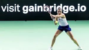 Gabriela Ruse, alături de Marta Kostiuk, se califică în turul secund al probei de dublu la Wimbledon. Victorie împotriva favoritelor cinci