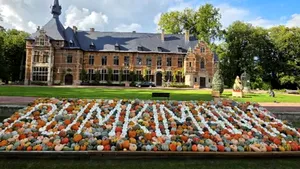 Un dovleac cât o mașină mică, vedeta unui festival din Belgia. Cântărește 772 de kilograme