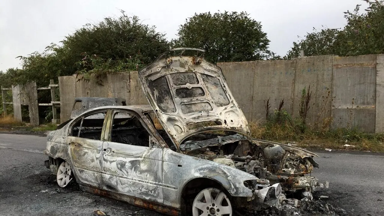 Mister legat de cadavrul unui tânăr descoperit într-o mașină incendiată la Viena. Ar putea fi fiul unui politician ucrainean