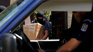 Percheziţii în Mehedinţi, Timiş, Gorj şi Hunedoara, vizând persoane suspectate de evaziune fiscală. Primarul unei comune şi alte şapte persoane sunt cercetate