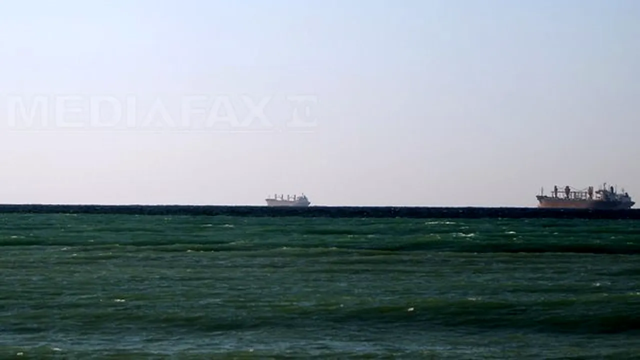 Gardienii Revoluţiei din Iran au tras obuze în apropierea unor nave de război americane în Golful Persic: 