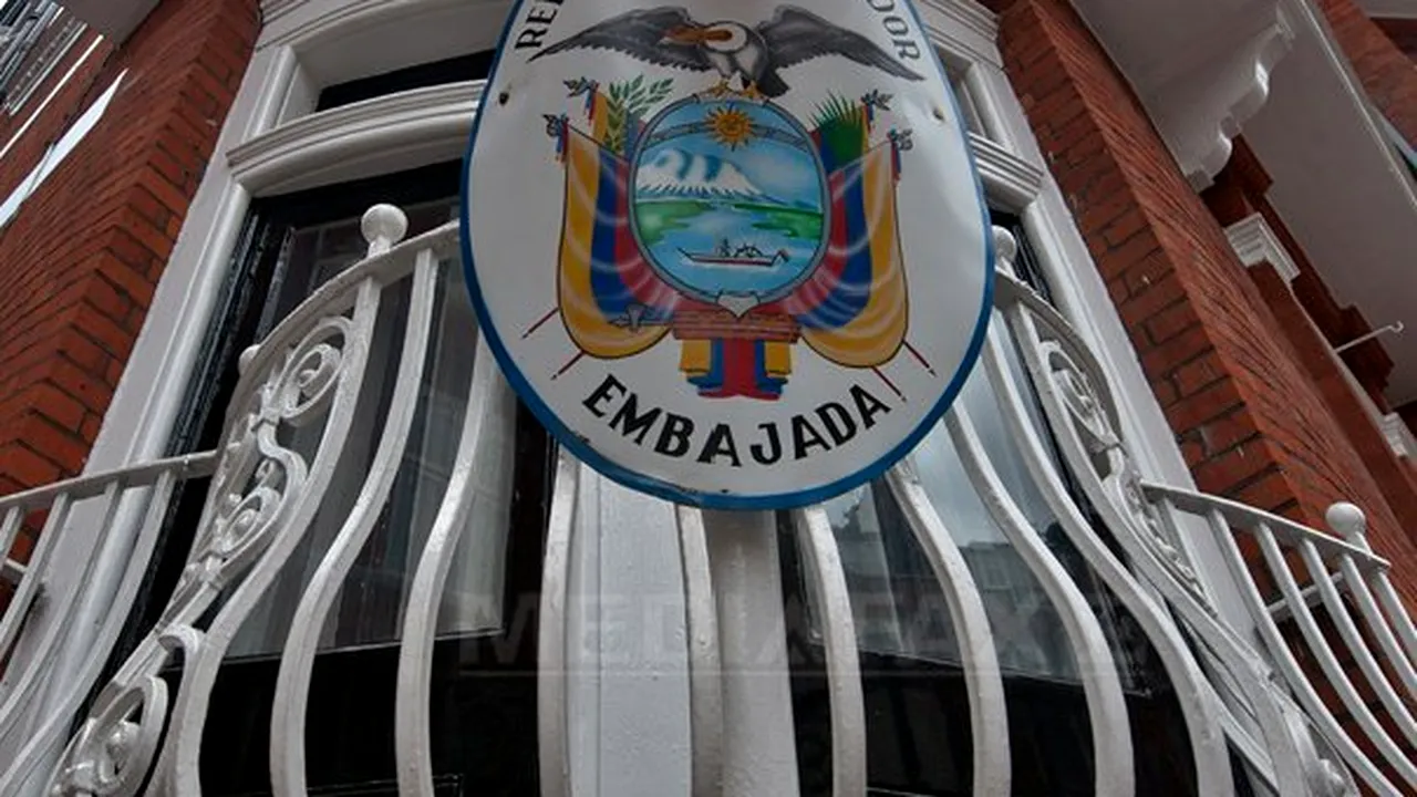 Ecuadorul i-a acordat azil politic lui Julian Assange. Marea Britanie ar putea anula statutul diplomatic al ambasadei, pentru a-l aresta