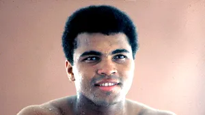 Desene şi picturi ale legendarului pugilist Muhammad Ali vor fi scoase la licitaţie. Sumele la care sunt estimate