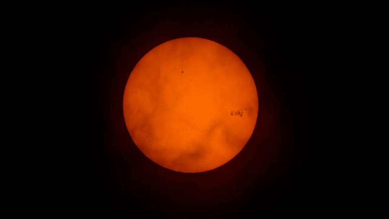 Cum vor cercetătorii să apere Pământul de furtunile solare: planul implică pulverizarea unor substanțe în spațiu