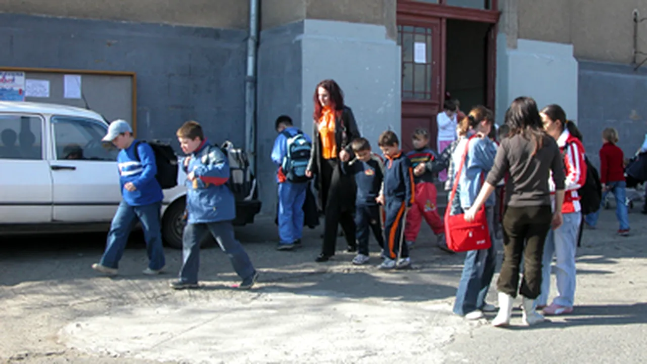 Elevii intră în vacanţa de primăvară din 11 până în 20 aprilie
