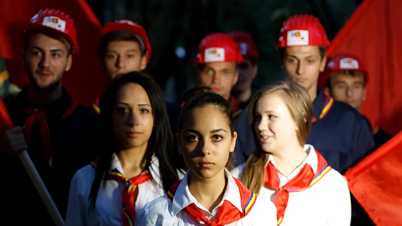 #CentenarulRosu | Mesajele comuniştilor transmise prin cântece. Cum se comandau odele pentru Ceauşescu