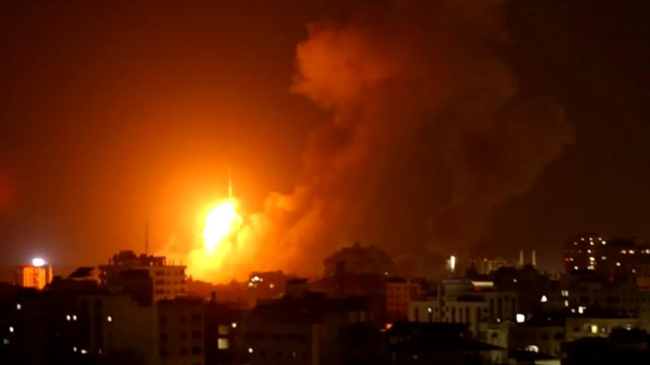 Răspuns violent la incidentul care a întrerupt discursul lui Netanyahu. Armata a bombardat poziţii din Fâşia Gaza | VIDEO