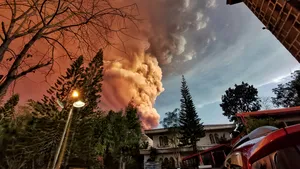 VIDEO | Autorităţile filipineze, în alertă. Vulcanul Taal ar putea erupe în orice moment / Peste 450.000 de pesoane vor fi evacuate