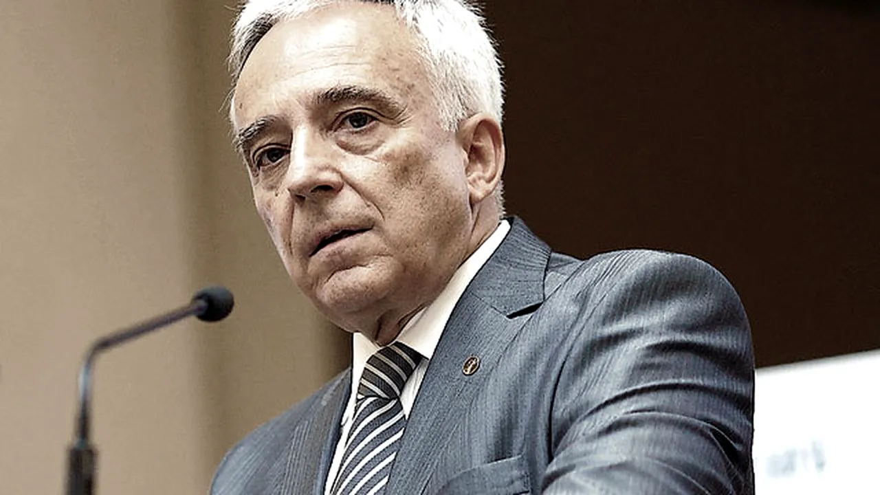Isărescu îi invită pe bancheri să crediteze 