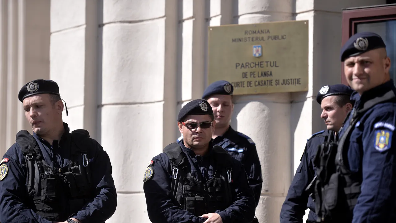 Jandarmeria cumpără peste o mie de pistoale calibru 9x19 mm pentru acţiuni speciale şi antiteroriste