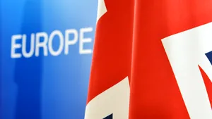 Camera Comunelor aprobă planul Marii Britanii de a declanşa negocierile cu UE pe tema Brexit / O clauză privind protejarea cetăţenilor UE, respinsă 
