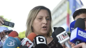 Mihaela Iorga şi Doru Ţuluş, revocaţi, miercuri, din funcţia de procurori DNA/ Cei doi vor contesta decizia în instanţă/ Ţuluş revine la Parchetul General, iar Iorga la Parchetul de pe lângă Judecătoria Bacău