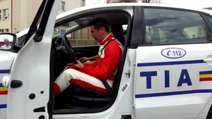 Fostul campion la box, Mihai Leu, elev pentru o zi la Şcoala de Poliţie. A făcut demonstraţii de derapaje controlate | FOTO