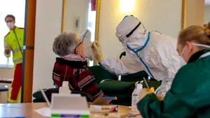 COVID-19: Testare masivă gratuită pentru toată lumea. Elveţia anunţă că fiecare cetăţean va primi acasă cinci teste pe lună