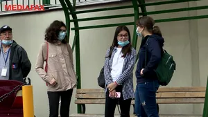 În pragul Bacalaureatului, elevii se plâng că statul îi învaţă să ia nota 5. „Pentru 10, îţi plăteşte părintele”