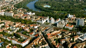 Centrele de informare turistică din Arad, de milioane de euro, stau închise - VIDEO