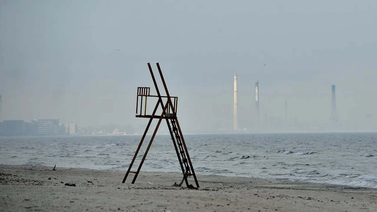 Primul deces pe litoral din acest sezon: un bărbat s-a înecat în mare, la Mamaia