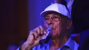 Un bărbat a murit după ce a băut spirt contrafăcut, primit chiar de la primar 