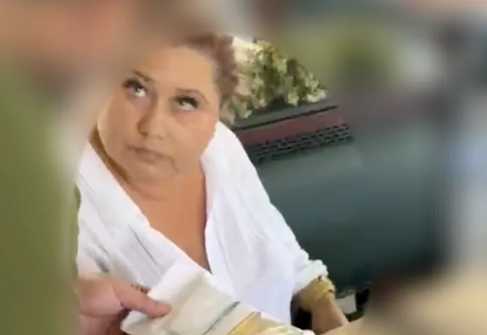 Exclusiv (VIDEO)„Câți bani sunt aici?/ Nici nu știu, nu i-am numărat”. Momentul flagrantului Parchetului General în dosarul de obținere frauduloasă a cetățeniei române. Câte mii de euro au găsit procurorii