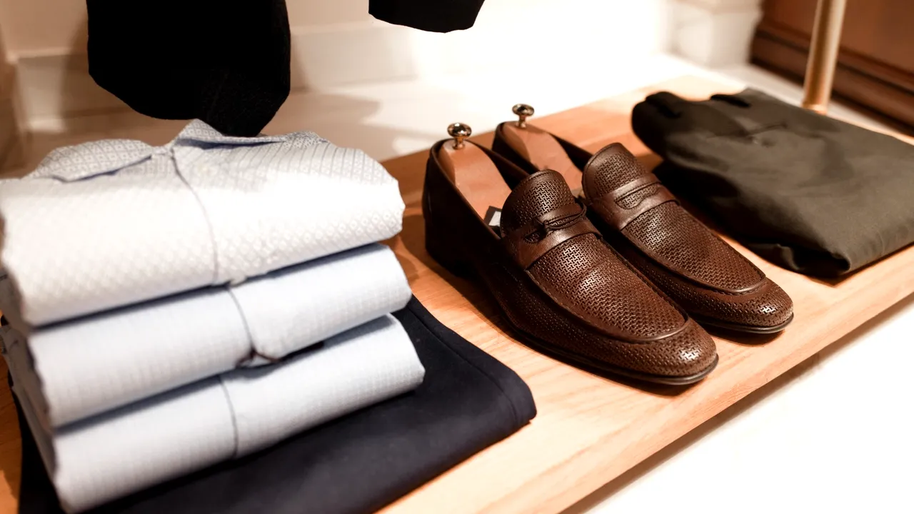 (P) Cum să asortezi pantofii bărbăteşti în această toamnă? Descoperă 4 idei de outfituri