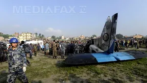 ACCIDENT AVIATIC în Nepal: Un avion s-a prăbuşit lângă Katmandu, provocând moartea celor 19 persoane aflate la bord - FOTO
