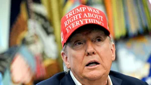 Trump a prezentat la Washington o fotografie primită de la Putin, după întâlnirea lor din Alaska
