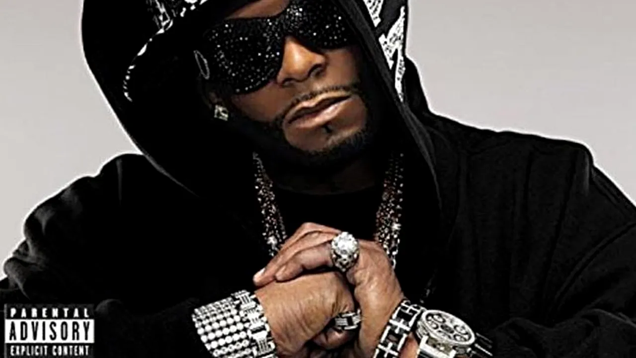 Cântăreţul R Kelly, acuzat de mită pentru căsătoria cu Aaliyah, când aceasta avea doar 15 ani