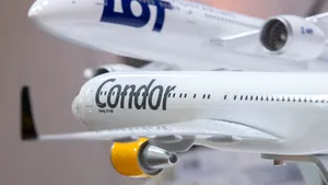 Compania aeriană poloneză LOT a achiziţionat Thomas Cook Condor