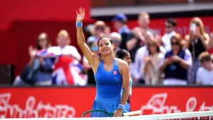Emma Răducanu se califică în semifinalele turneului de la Queen's. Premieră pentru britanica de origine română