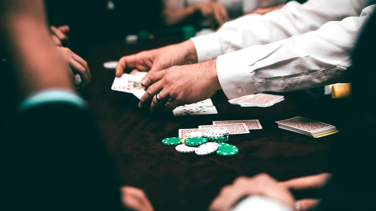 (P) Cum a devenit pokerul un fenomen global