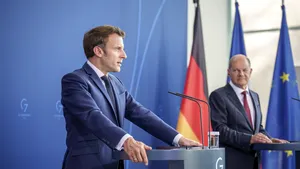 Emmanuel Macron şi Olaf Scholz i-au cerut lui Putin să accepte o încetare a focului în Ucraina 