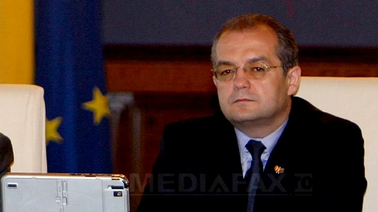 Boc: Un grup de lucru analizează la fiecare minister ce atribuţii pot fi descentralizate