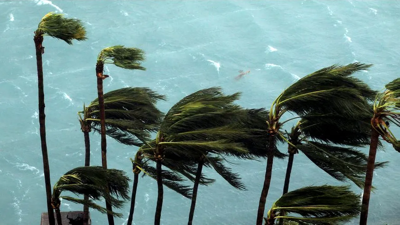 Trump declară starea de urgenţă: uraganul Irma devine una dintre cele mai mari furtuni înregistrate vreodată în Atlantic /  Meteorologii vorbesc despre 