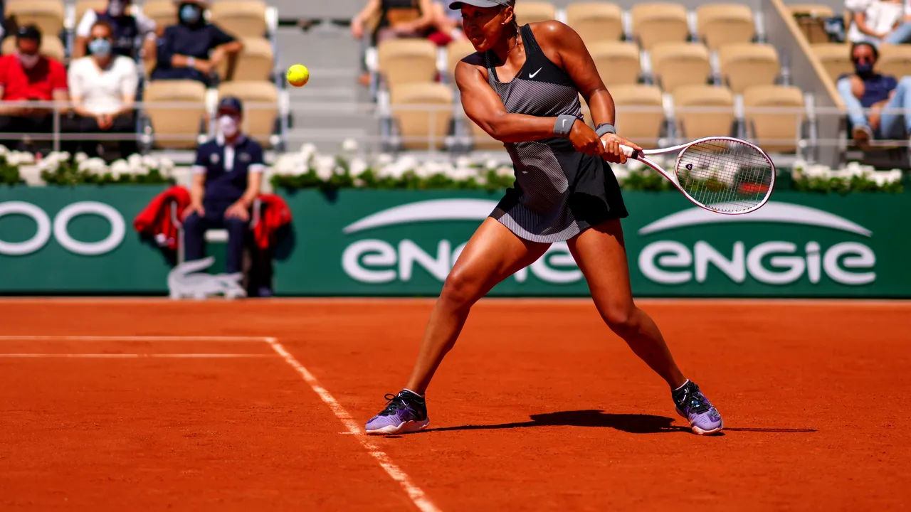 Naomi Osaka, amendată de organizatorii de la Roland Garros cu 15.000 de dolari, după meciul cu Patricia Ţig