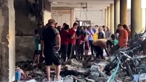 Zeci de morţi în adăpostul unei şcoli din Gaza