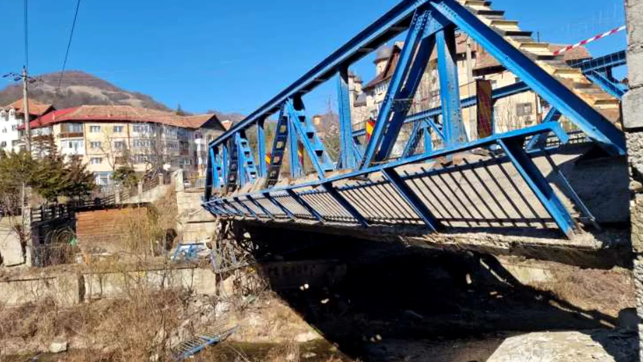 Podul peste râul Nehoiu. Inspectorii au cerut intervenții rapide