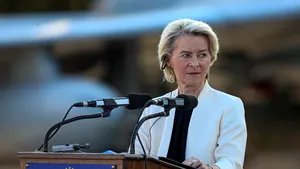 Ursula von der Leyen se confruntă cu două moțiuni de cenzură, pentru a doua oară în ultimele trei luni