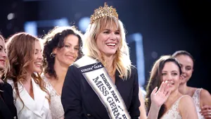 Noua Miss Germania este mamă, antreprenoare şi are 35 de ani. Record în istoria de 93 de ani a concursului: e cea mai ”vârstnică” femeie care câştigă