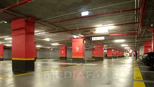 PARCĂRILE DIN BUCUREŞTI: Capitala are 140 de spaţii cu peste 8.000 de locuri şi preţuri de 1,5 lei sau 2,5 lei pe oră