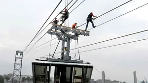 O telegondolă s-a prăbuşit, într-un oraş din Franţa